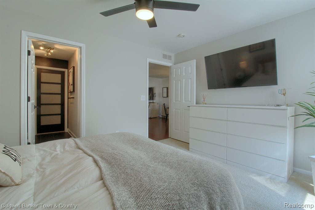 1172 FOUNTAIN VIEW Circle, South Lyon, MI 48178 — Photo 17
