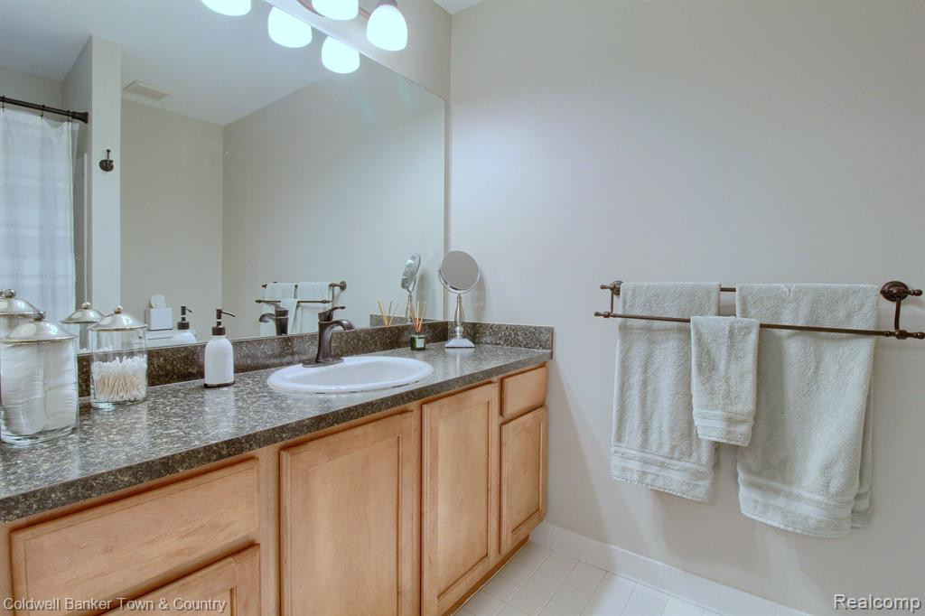 1172 FOUNTAIN VIEW Circle, South Lyon, MI 48178 — Photo 29