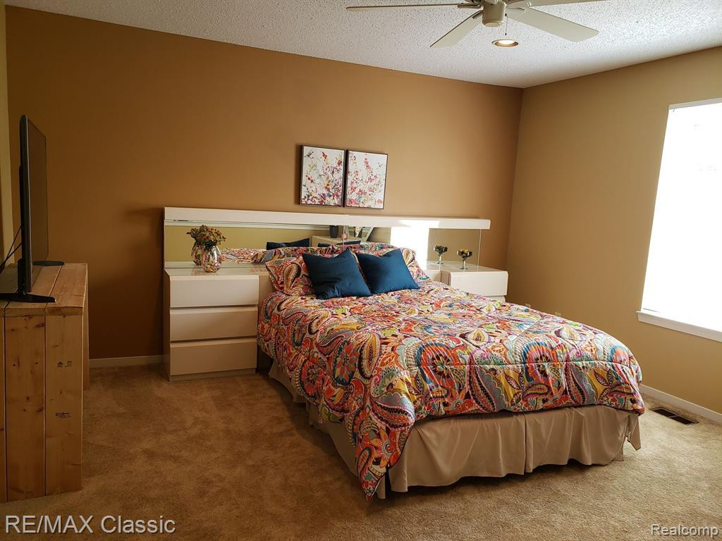 31137 CENTENNIAL Drive, Novi, MI 48377 — Photo 22