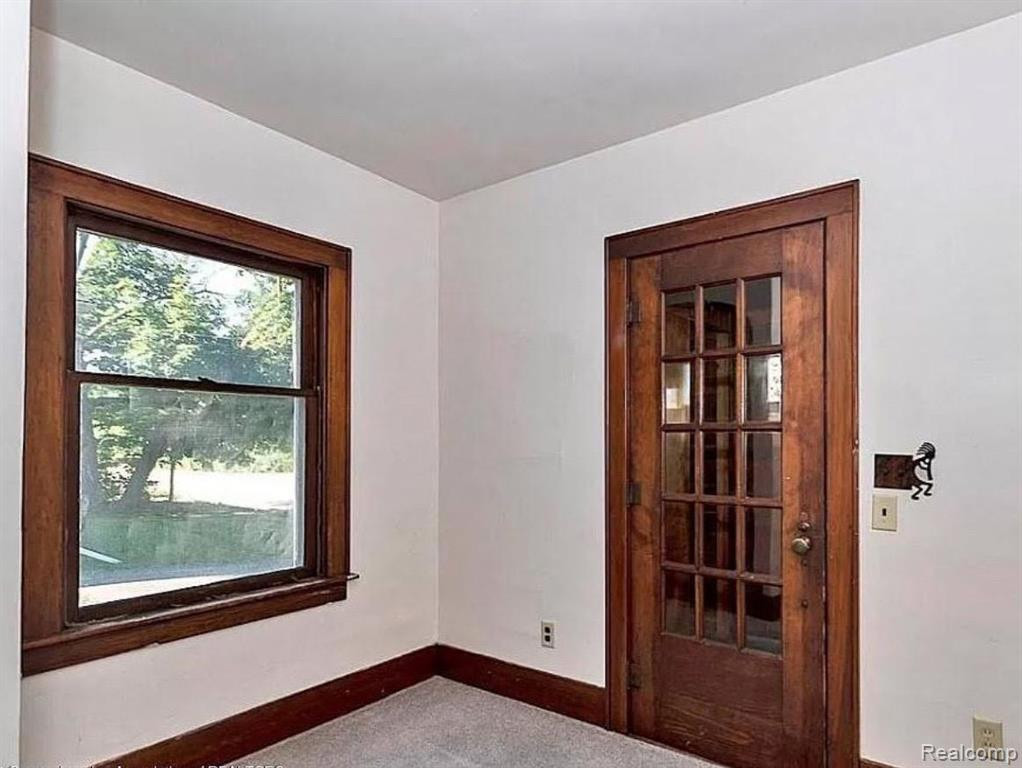 556 N HAGADORN Road, East Lansing, MI 48823 — Photo 12