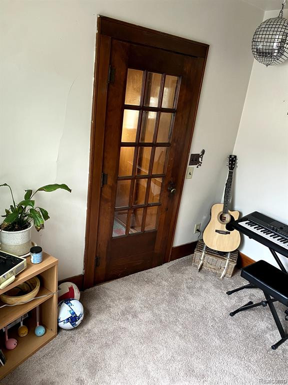 556 N HAGADORN Road, East Lansing, MI 48823 — Photo 13
