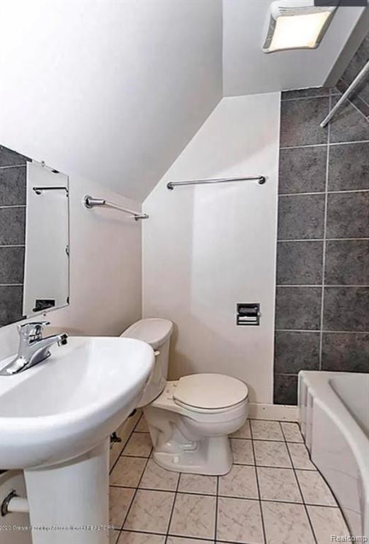 556 N HAGADORN Road, East Lansing, MI 48823 — Photo 14
