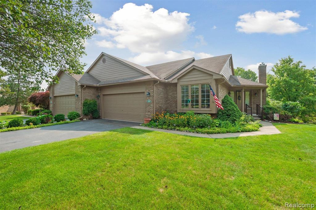 1250 PEPPERIDGE Way, Ann Arbor, MI 48105 — Photo 4