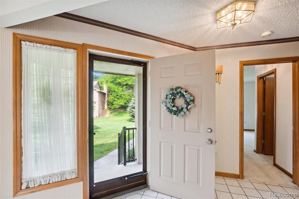 1250 PEPPERIDGE Way, Ann Arbor, MI 48105 — Photo 8