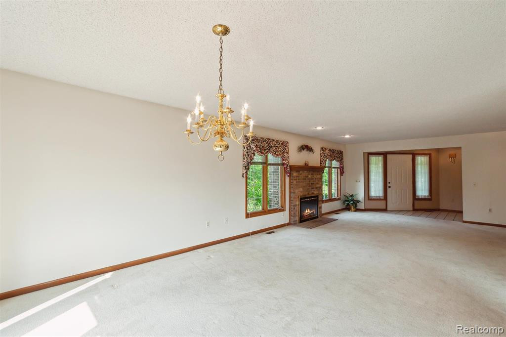 1250 PEPPERIDGE Way, Ann Arbor, MI 48105 — Photo 12