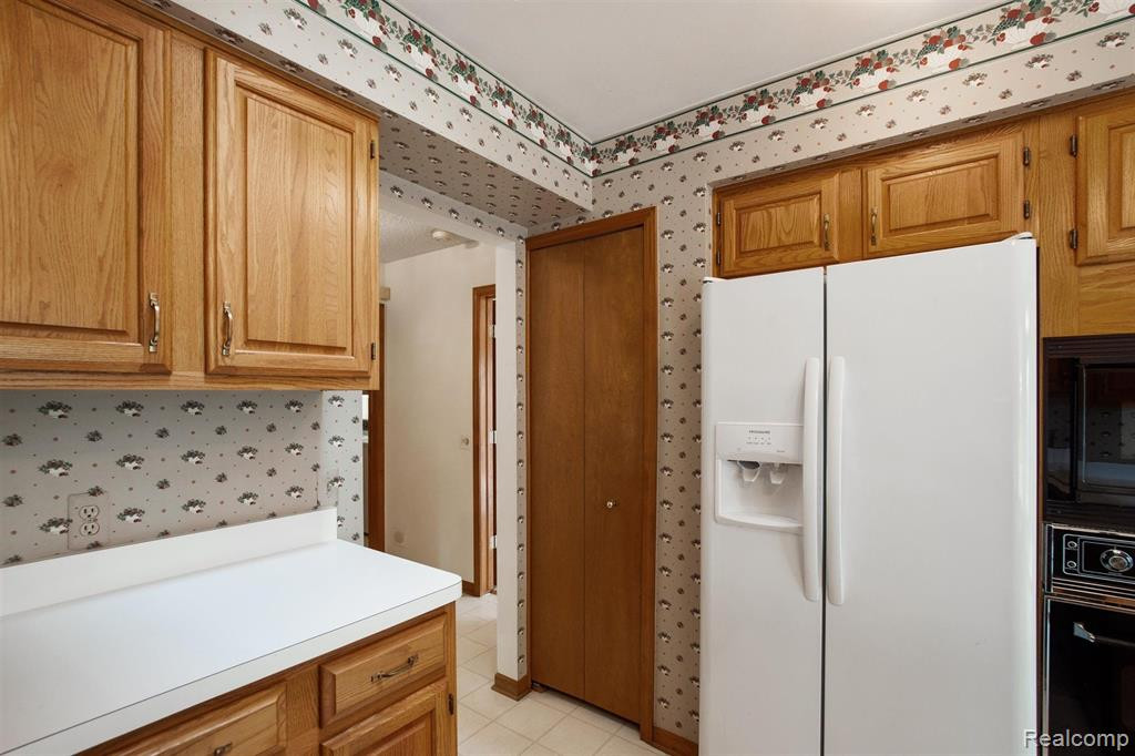 1250 PEPPERIDGE Way, Ann Arbor, MI 48105 — Photo 15