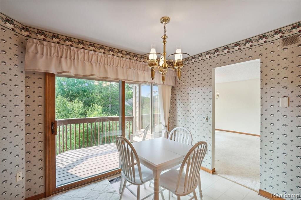 1250 PEPPERIDGE Way, Ann Arbor, MI 48105 — Photo 18