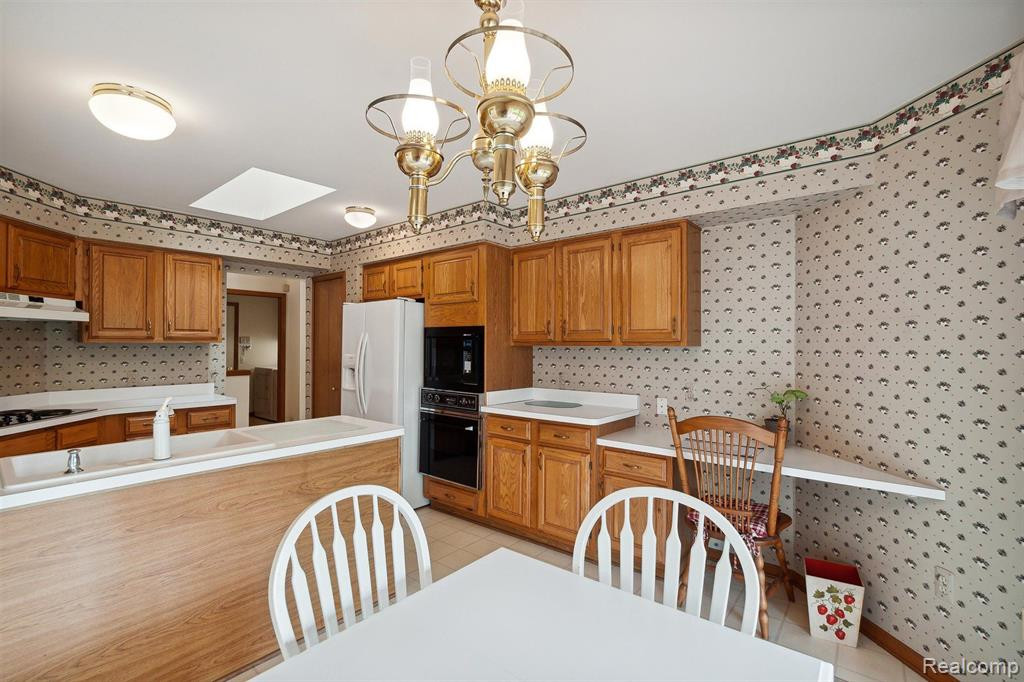 1250 PEPPERIDGE Way, Ann Arbor, MI 48105 — Photo 20