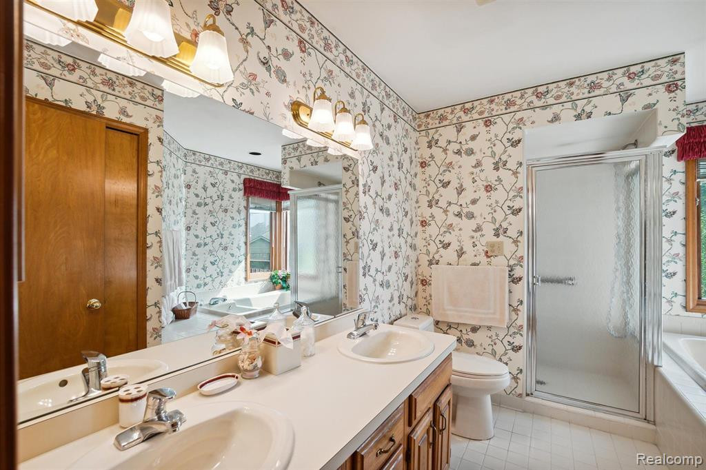 1250 PEPPERIDGE Way, Ann Arbor, MI 48105 — Photo 31
