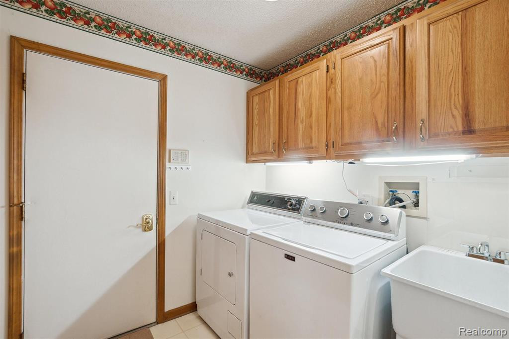 1250 PEPPERIDGE Way, Ann Arbor, MI 48105 — Photo 33