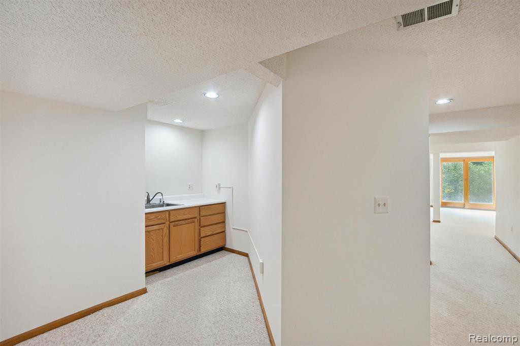 1250 PEPPERIDGE Way, Ann Arbor, MI 48105 — Photo 34