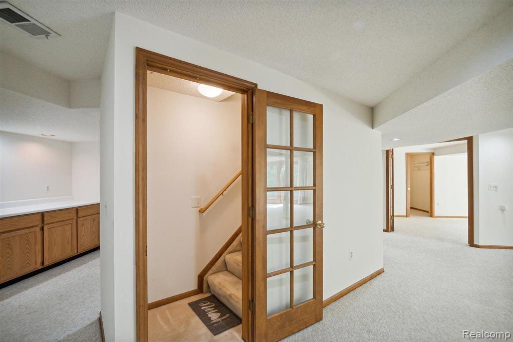 1250 PEPPERIDGE Way, Ann Arbor, MI 48105 — Photo 35