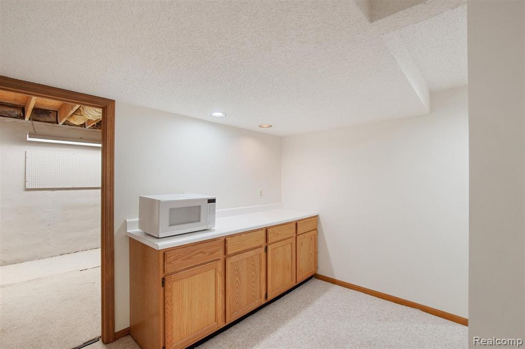 1250 PEPPERIDGE Way, Ann Arbor, MI 48105 — Photo 45