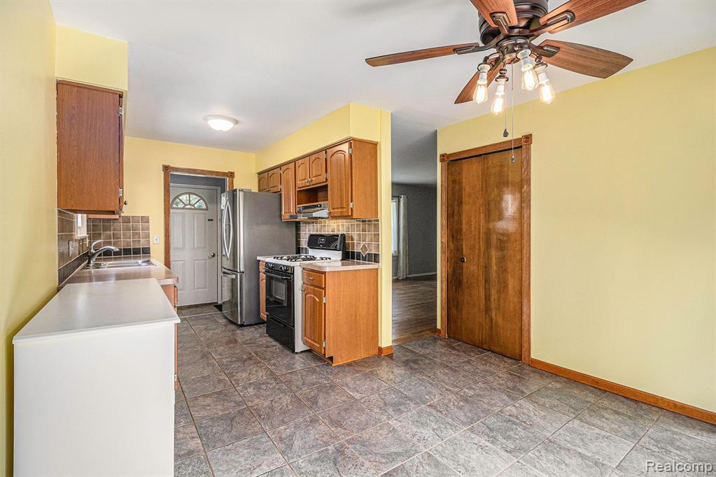 3300 FERNWOOD Avenue, Ann Arbor, MI 48108 — Photo 4