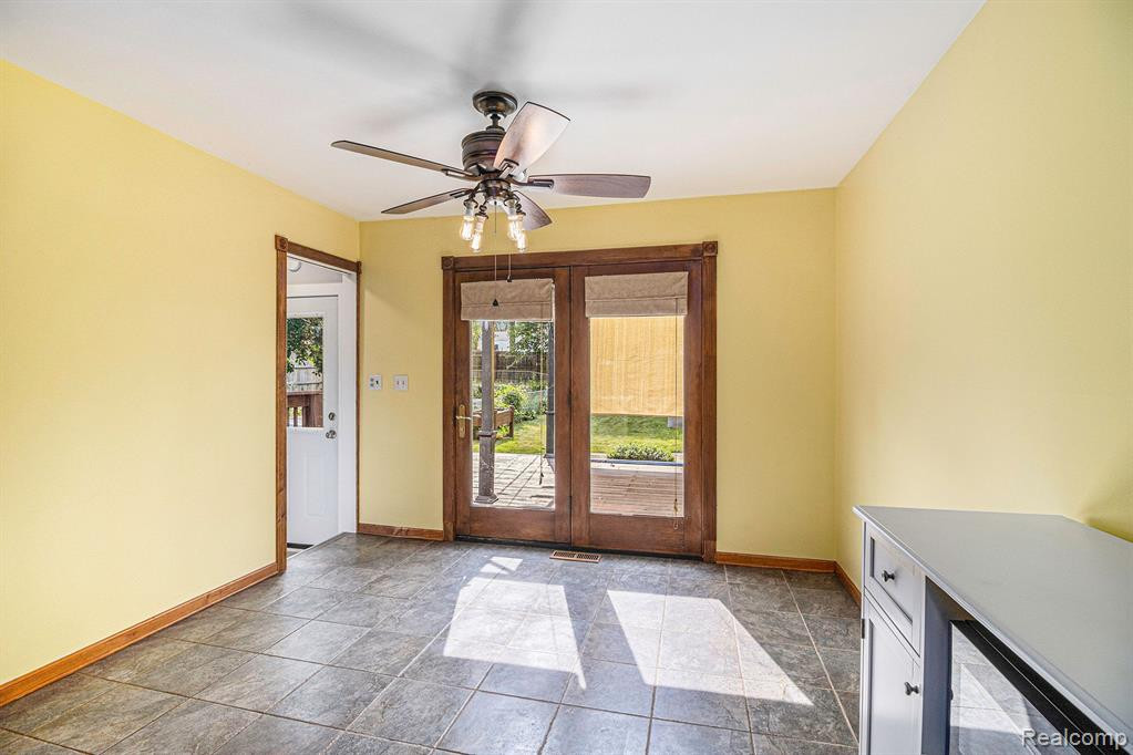 3300 FERNWOOD Avenue, Ann Arbor, MI 48108 — Photo 6