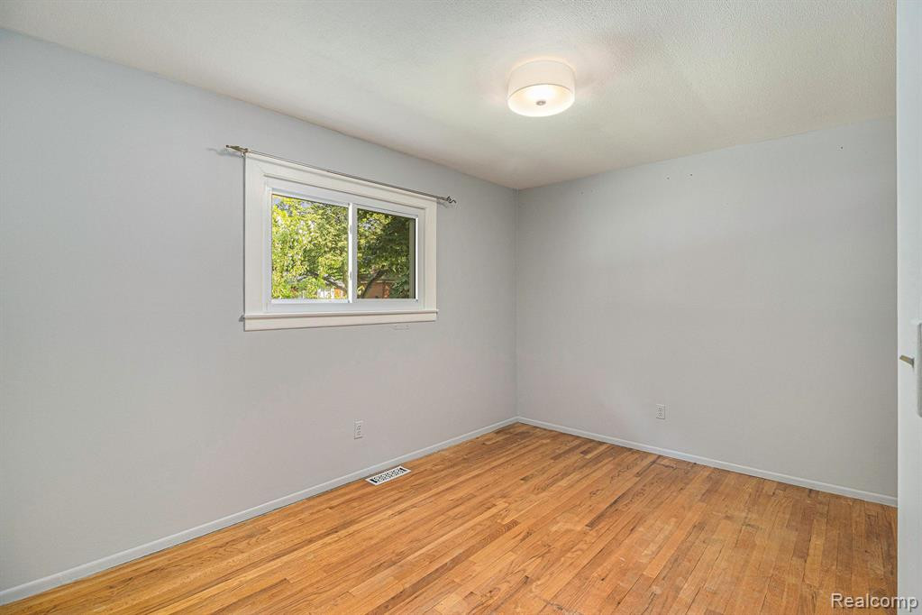 3300 FERNWOOD Avenue, Ann Arbor, MI 48108 — Photo 16
