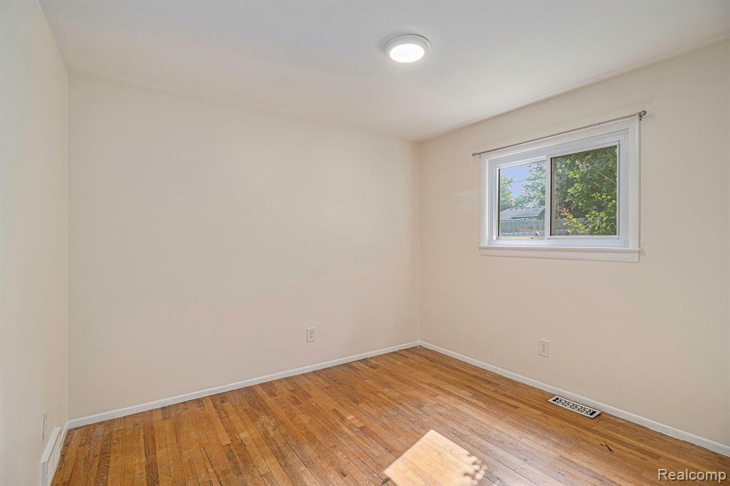 3300 FERNWOOD Avenue, Ann Arbor, MI 48108 — Photo 17