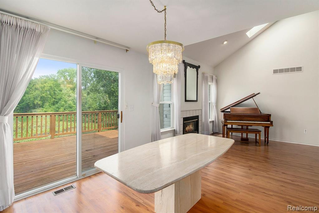 214 SHORE BROOK Lane, Walled Lake, MI 48390 — Photo 6