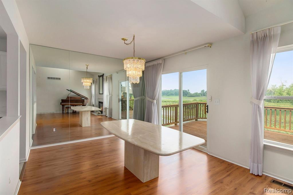 214 SHORE BROOK Lane, Walled Lake, MI 48390 — Photo 7