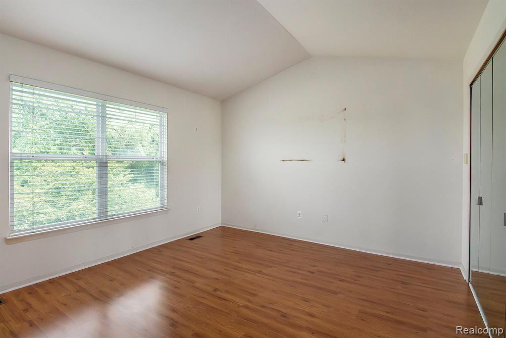 214 SHORE BROOK Lane, Walled Lake, MI 48390 — Photo 11