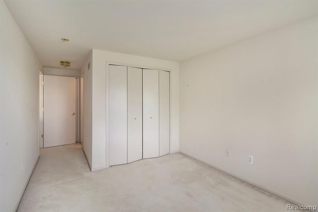 214 SHORE BROOK Lane, Walled Lake, MI 48390 — Photo 19