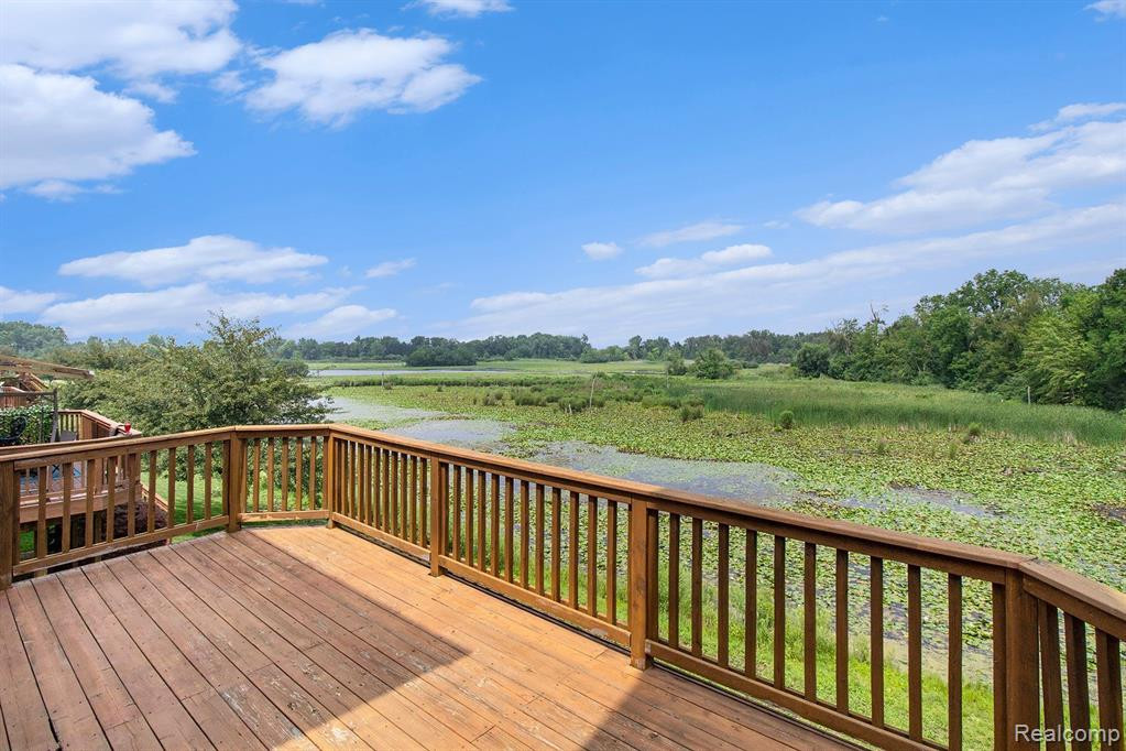 214 SHORE BROOK Lane, Walled Lake, MI 48390 — Photo 27