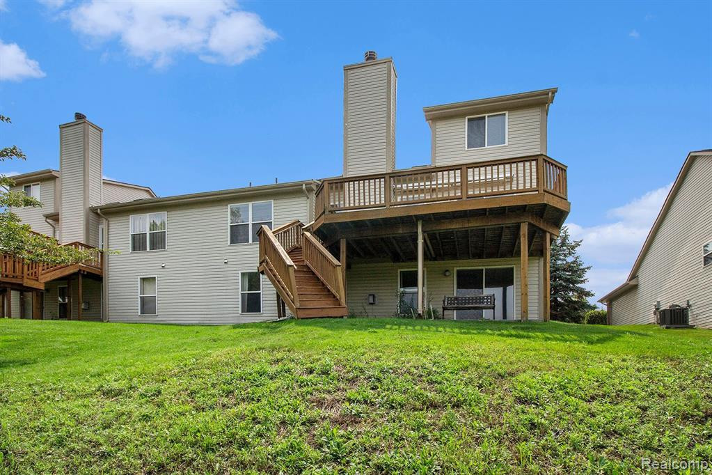 214 SHORE BROOK Lane, Walled Lake, MI 48390 — Photo 28