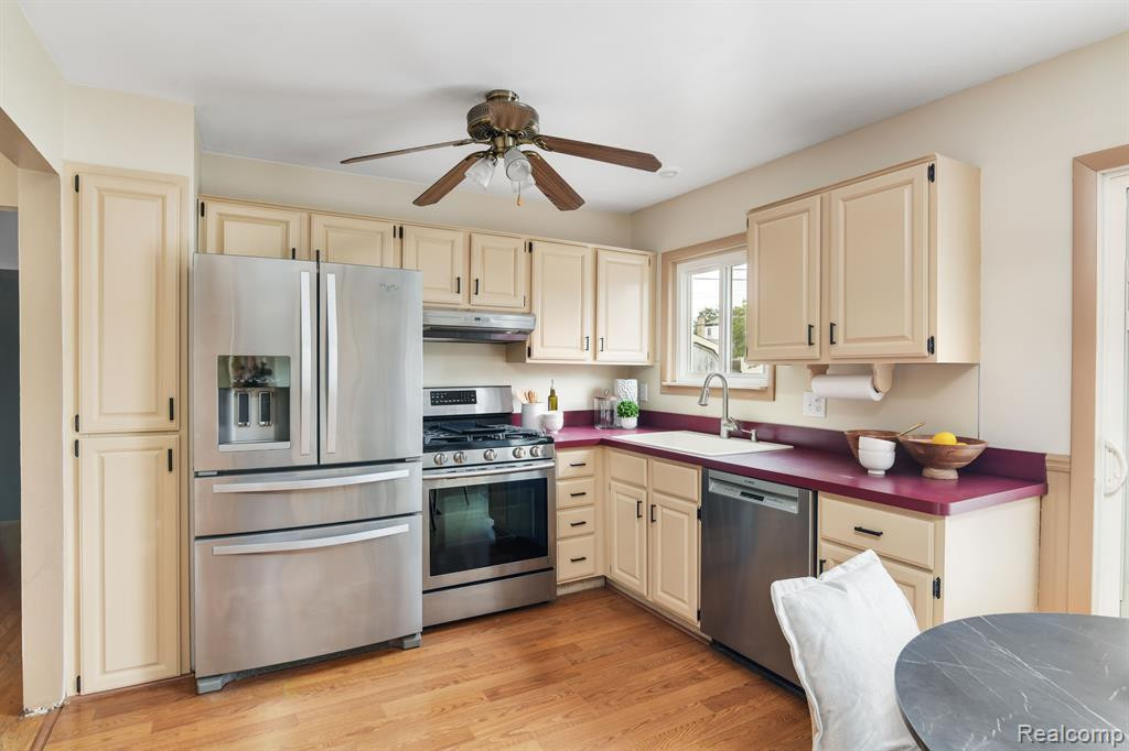 8424 ALTON Street, Canton, MI 48187 — Photo 6