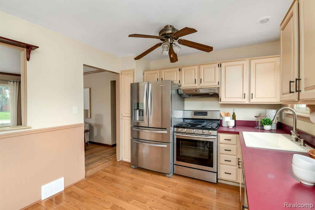 8424 ALTON Street, Canton, MI 48187 — Photo 7