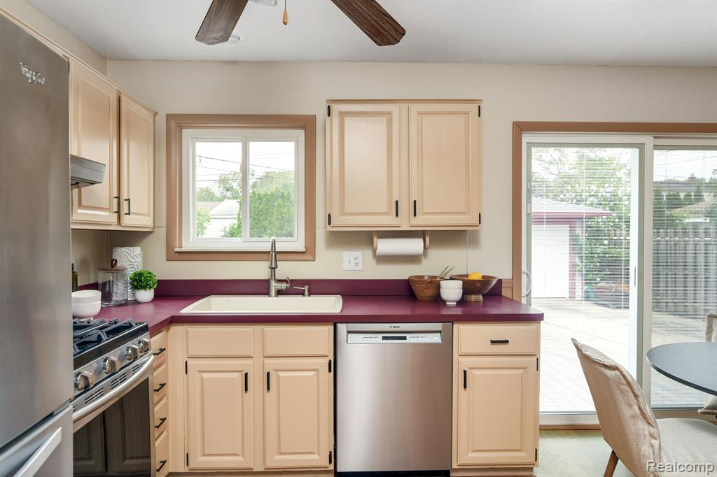 8424 ALTON Street, Canton, MI 48187 — Photo 8