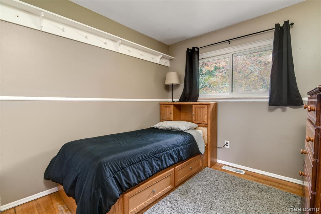 8424 ALTON Street, Canton, MI 48187 — Photo 16