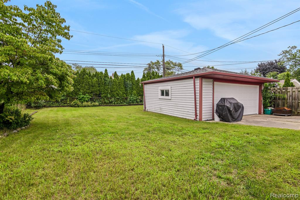 8424 ALTON Street, Canton, MI 48187 — Photo 21