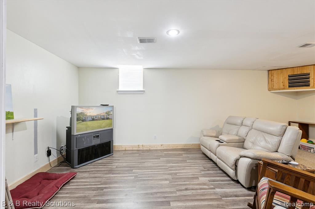 2378 DODDS Road, North Branch, MI 48461 — Photo 32