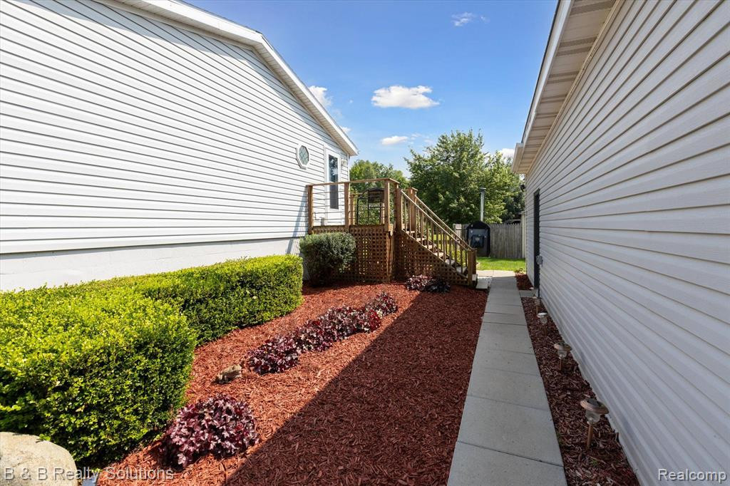 2378 DODDS Road, North Branch, MI 48461 — Photo 43