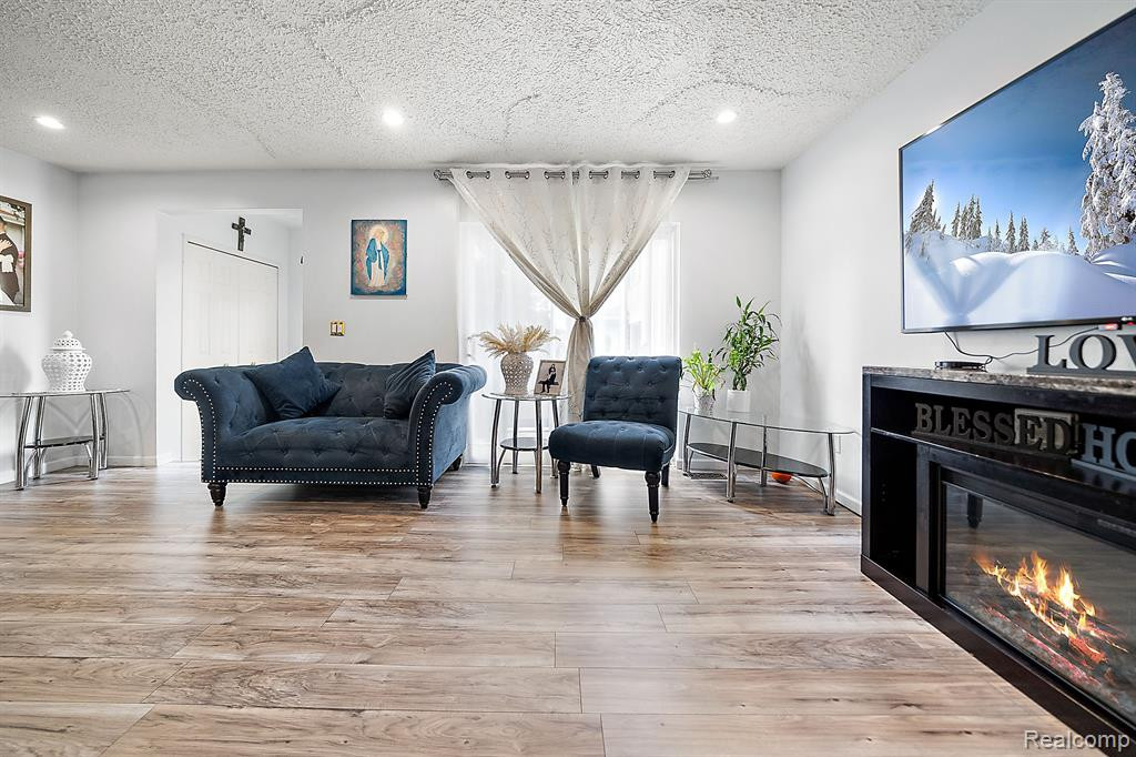 8815 GEORGE F BUNKER Boulevard, Sterling Heights, MI 48313 — Photo 13