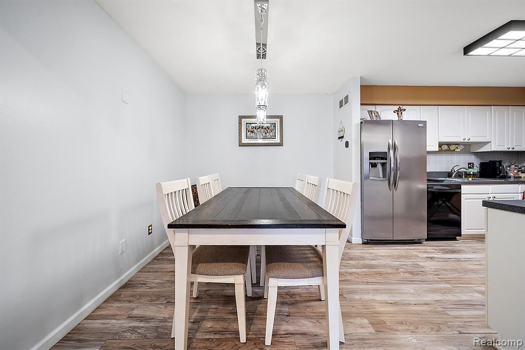8815 GEORGE F BUNKER Boulevard, Sterling Heights, MI 48313 — Photo 15