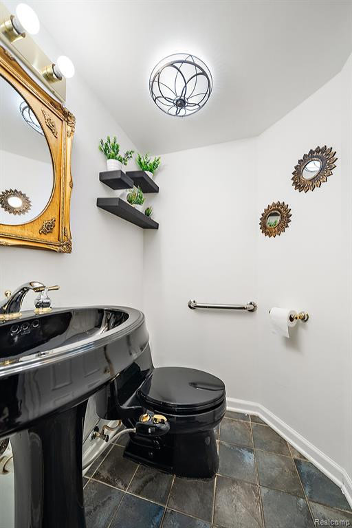 8815 GEORGE F BUNKER Boulevard, Sterling Heights, MI 48313 — Photo 17