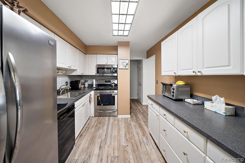 8815 GEORGE F BUNKER Boulevard, Sterling Heights, MI 48313 — Photo 19