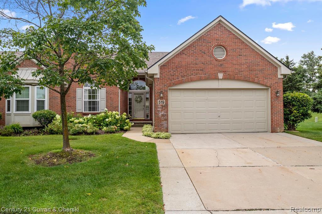 519 WOODHAVEN Drive, Commerce Twp, MI 48390 — Photo 3