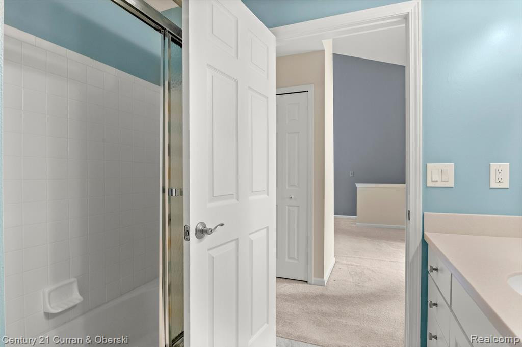 519 WOODHAVEN Drive, Commerce Twp, MI 48390 — Photo 20