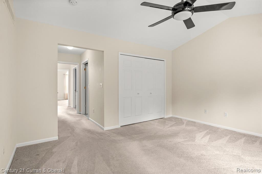 519 WOODHAVEN Drive, Commerce Twp, MI 48390 — Photo 24