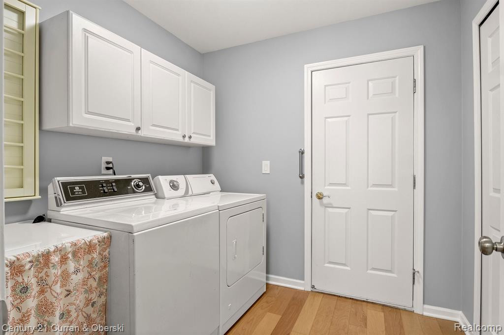 519 WOODHAVEN Drive, Commerce Twp, MI 48390 — Photo 37