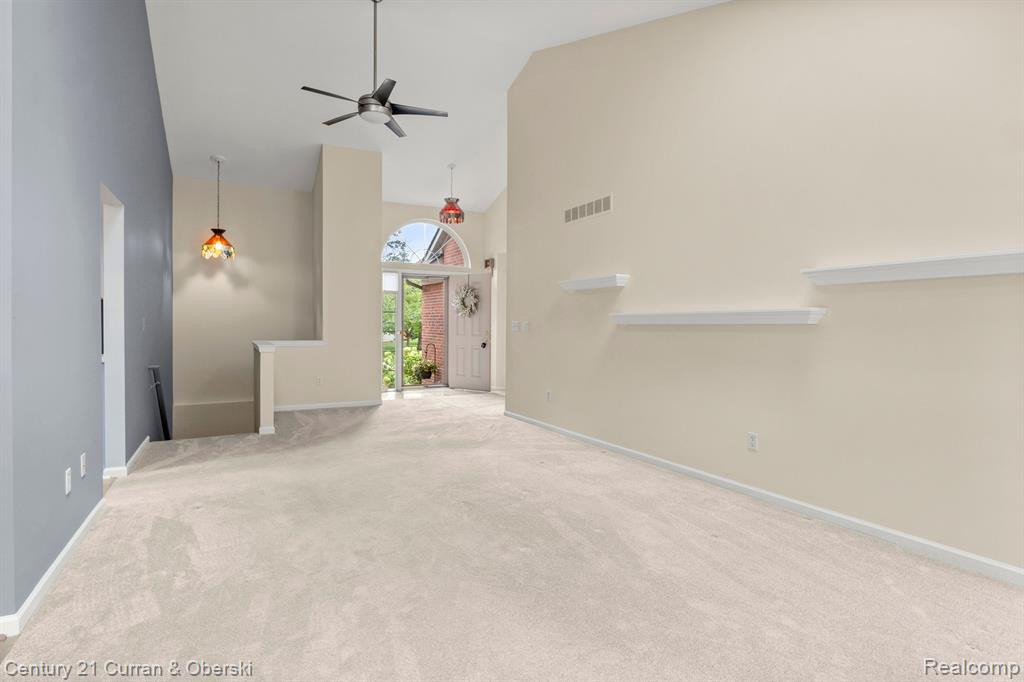 519 WOODHAVEN Drive, Commerce Twp, MI 48390 — Photo 41