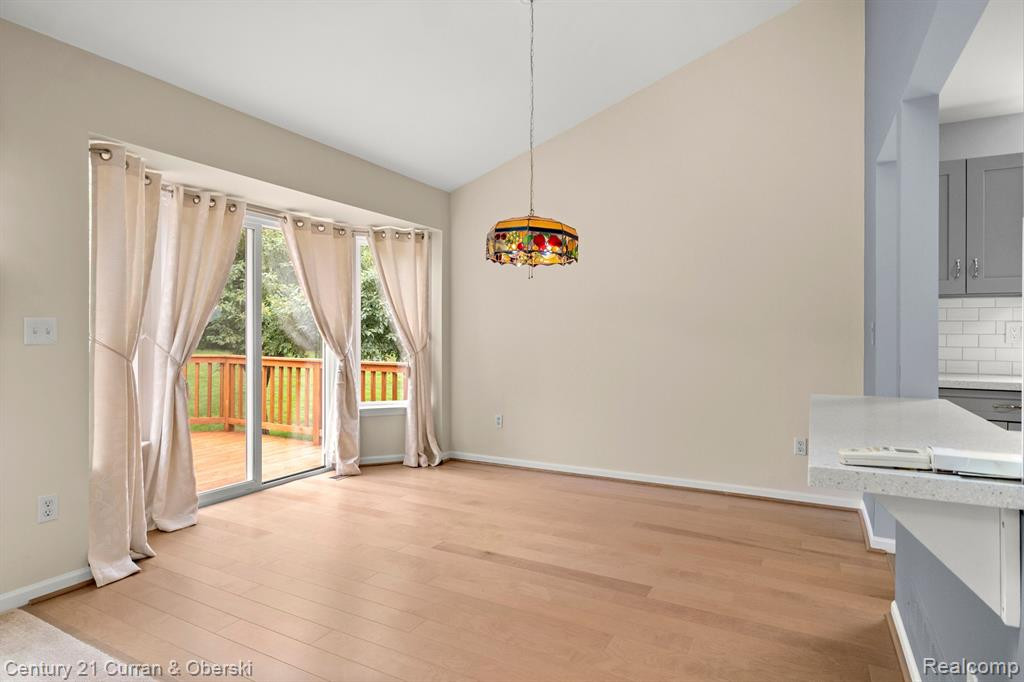 519 WOODHAVEN Drive, Commerce Twp, MI 48390 — Photo 44