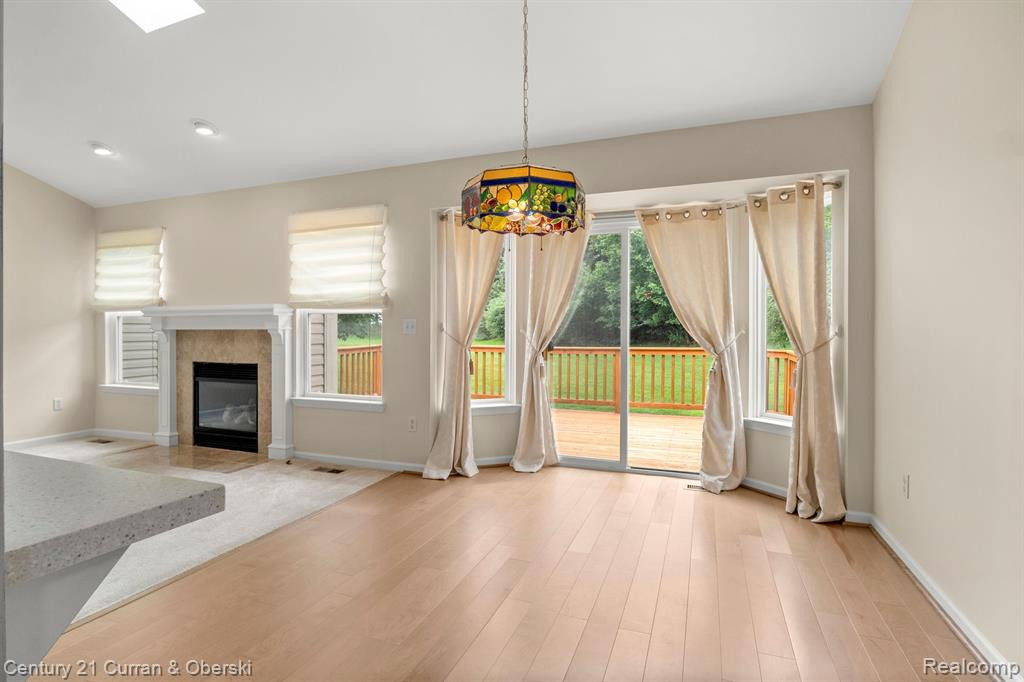 519 WOODHAVEN Drive, Commerce Twp, MI 48390 — Photo 48
