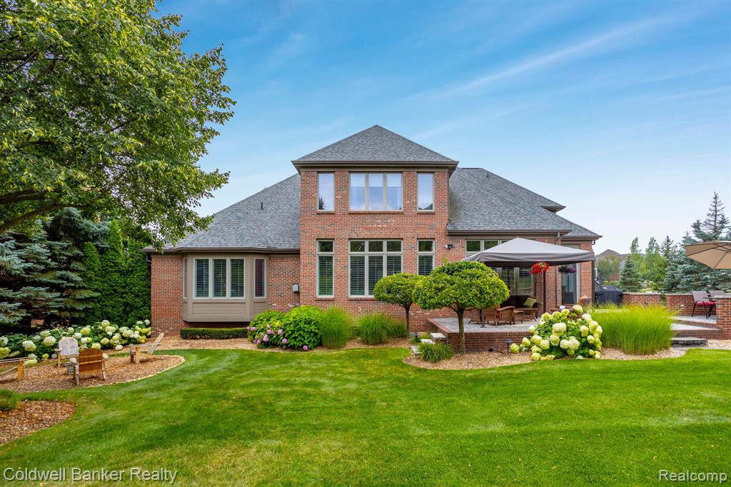 17960 RIDGEVIEW Drive, Northville, MI 48168 — Photo 11