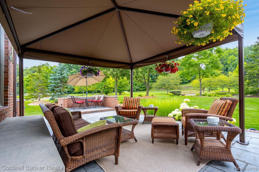 17960 RIDGEVIEW Drive, Northville, MI 48168 — Photo 17