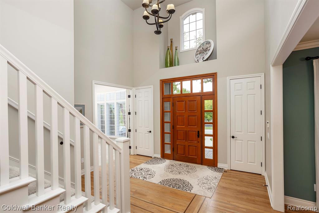 17960 RIDGEVIEW Drive, Northville, MI 48168 — Photo 19