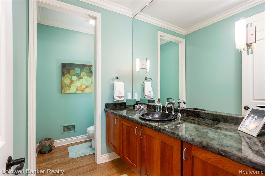 17960 RIDGEVIEW Drive, Northville, MI 48168 — Photo 24
