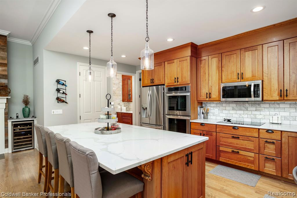 17960 RIDGEVIEW Drive, Northville, MI 48168 — Photo 32
